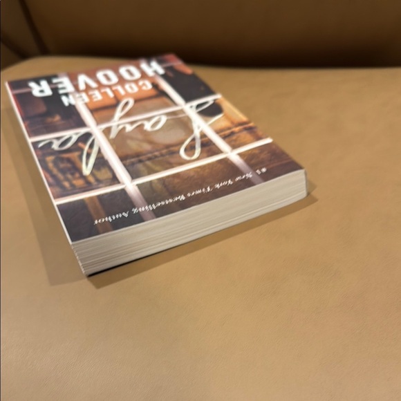 'Layla' Novel by Colleen Hoover - Picture 5 of 7